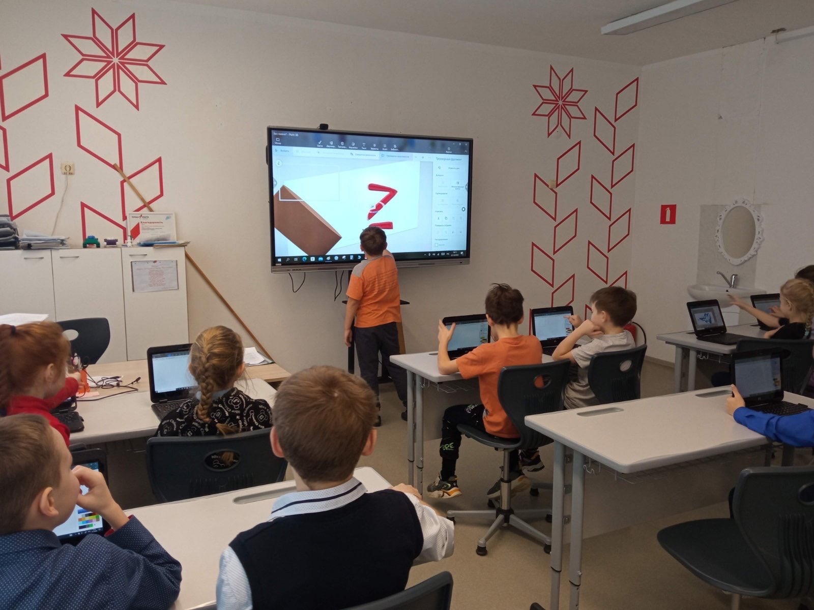 Знакомимся с кружками &amp;quot;ИнфоЗнайка&amp;quot; и &amp;quot;Юный программист&amp;quot;.